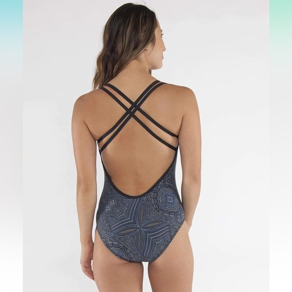 Carve Designs Women’s Beacon One Piece Swim,
Kima Geometric Pattern Print- L - Picture 2 of 11